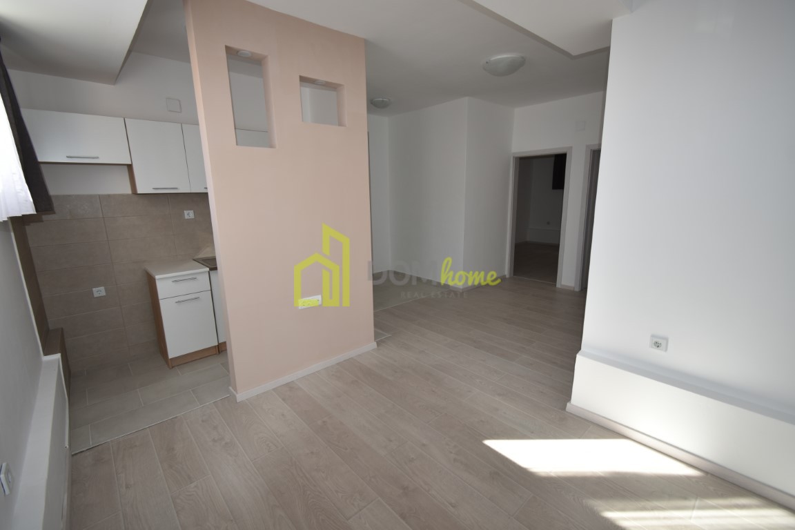 Dvosoban nenamješten stan 50m2, Zabjelo